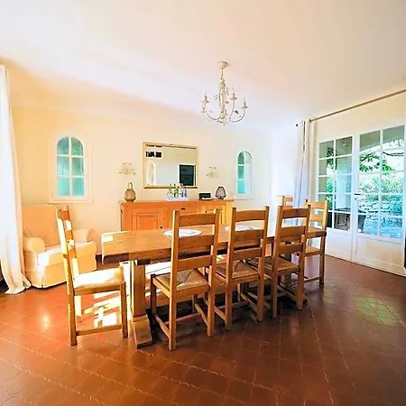 Petit Comfortable Hotel 3*